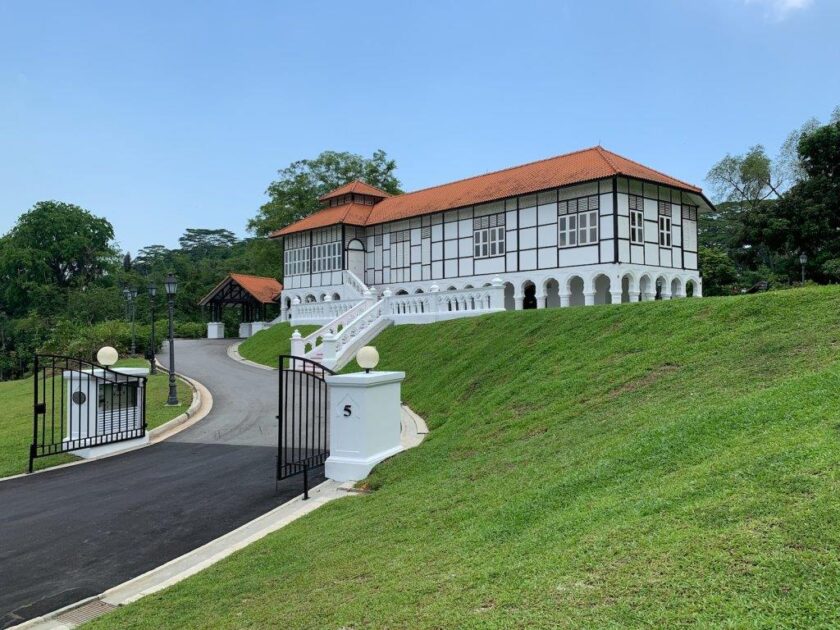 Baugutachter bewertet Landhaus-Villa - 
Unterlagen Wertgutachten